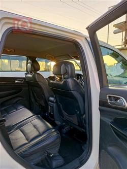 جیپ گراند شیرۆکی